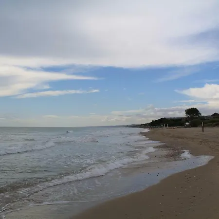 Konukevi Vista Mare 3*